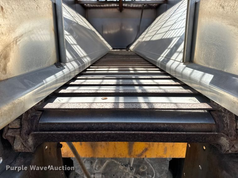 image for item DO2314 2011 International 7500 dump truck