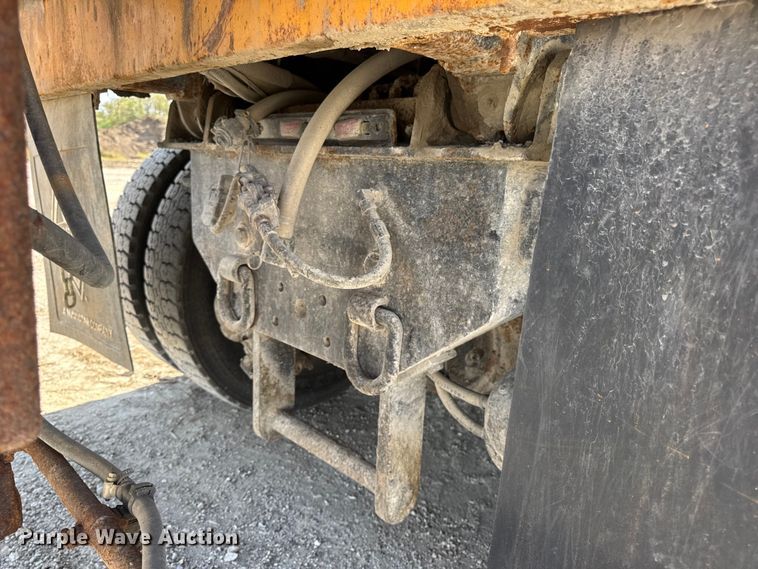 image for item DO2314 2011 International 7500 dump truck