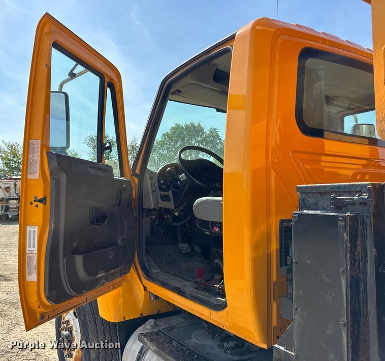 image for item DO2314 2011 International 7500 dump truck