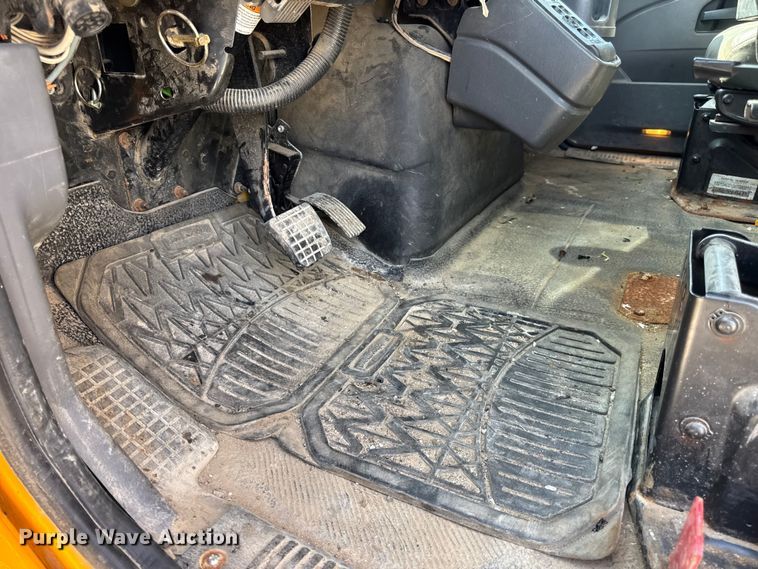 image for item DO2314 2011 International 7500 dump truck