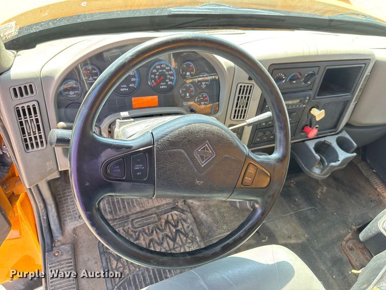 image for item DO2314 2011 International 7500 dump truck