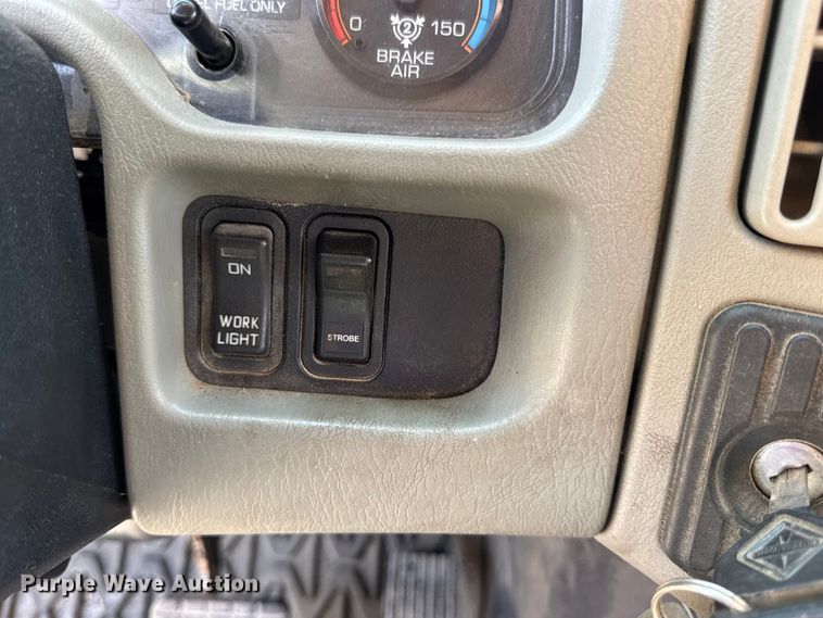 image for item DO2314 2011 International 7500 dump truck