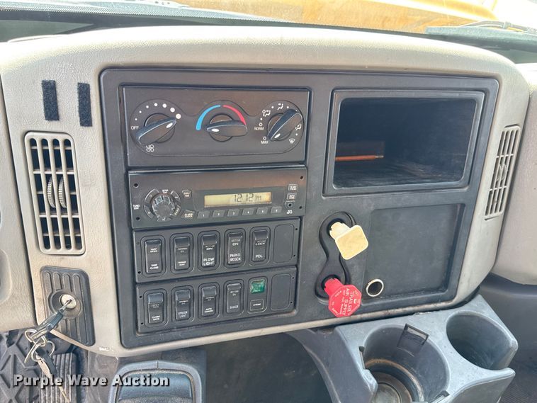 image for item DO2314 2011 International 7500 dump truck