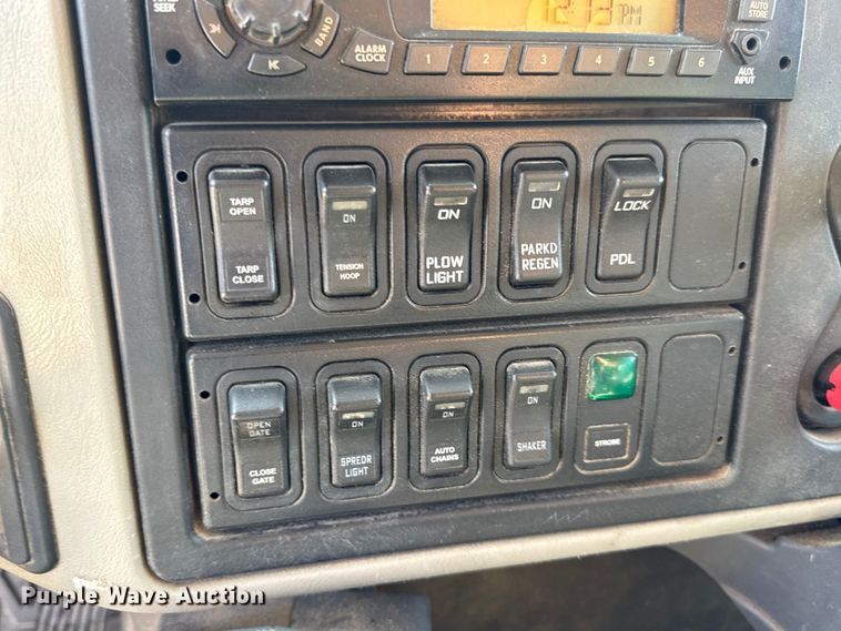 image for item DO2314 2011 International 7500 dump truck