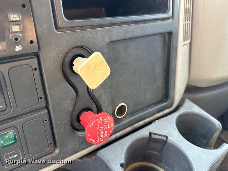 image for item DO2314 2011 International 7500 dump truck