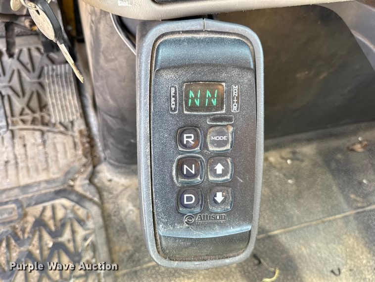 image for item DO2314 2011 International 7500 dump truck