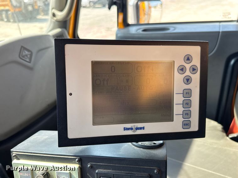 image for item DO2314 2011 International 7500 dump truck