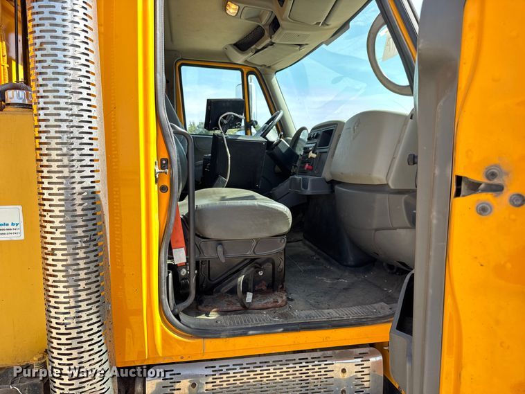 image for item DO2314 2011 International 7500 dump truck