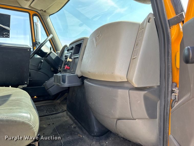 image for item DO2314 2011 International 7500 dump truck