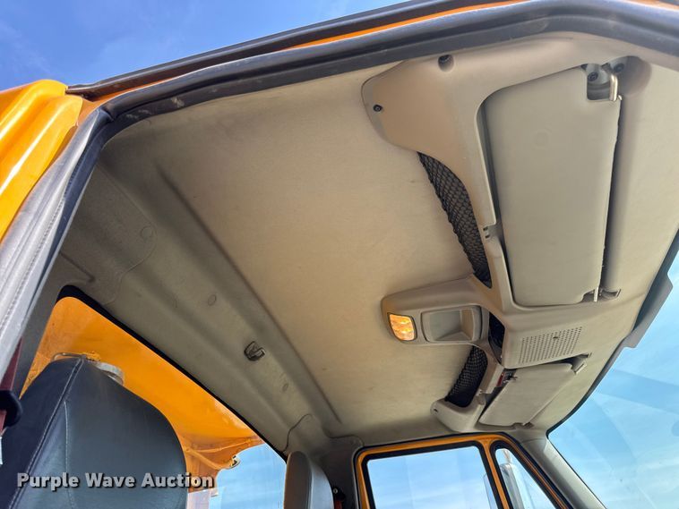 image for item DO2314 2011 International 7500 dump truck