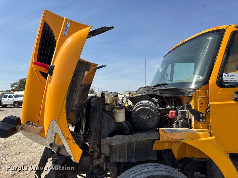 image for item DO2314 2011 International 7500 dump truck