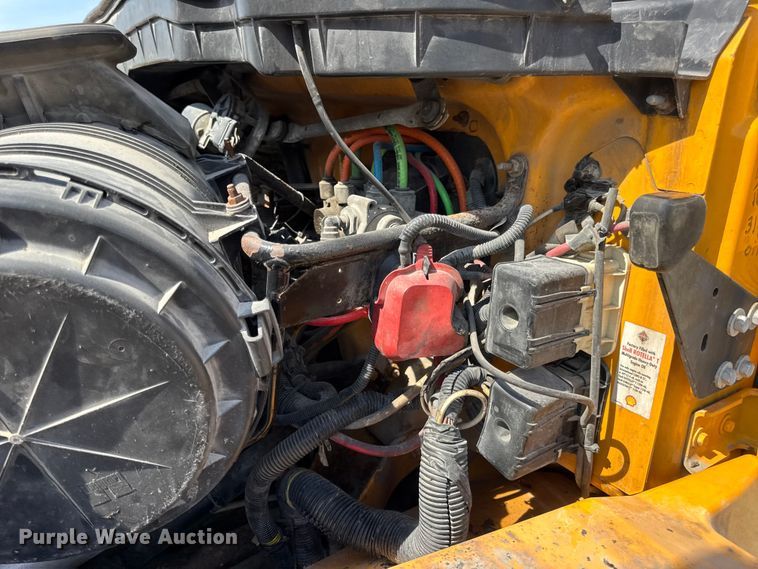 image for item DO2314 2011 International 7500 dump truck