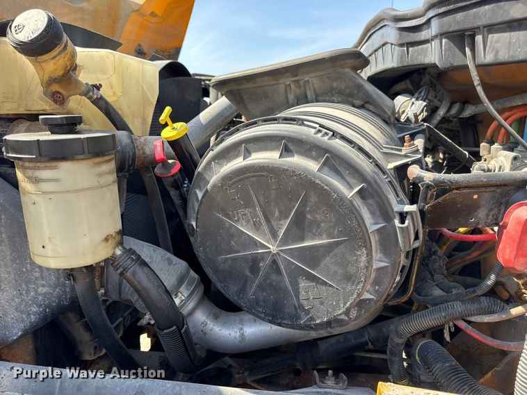 image for item DO2314 2011 International 7500 dump truck