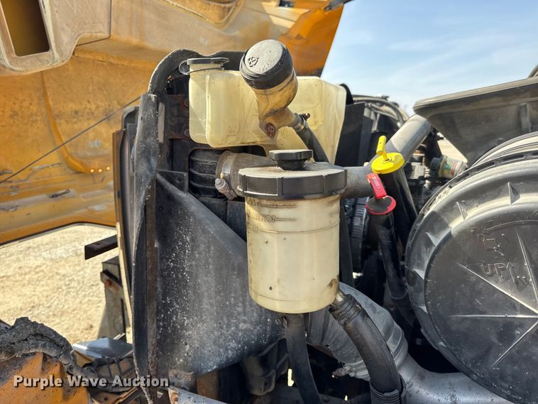 image for item DO2314 2011 International 7500 dump truck