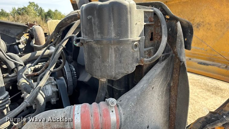 image for item DO2314 2011 International 7500 dump truck