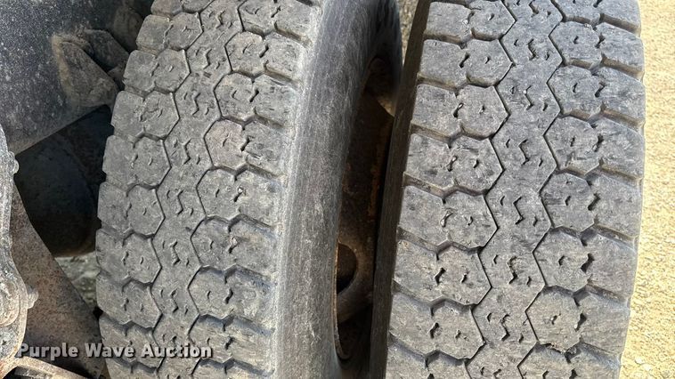 image for item DO2314 2011 International 7500 dump truck