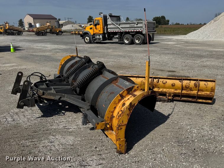 image for item DO2314 2011 International 7500 dump truck