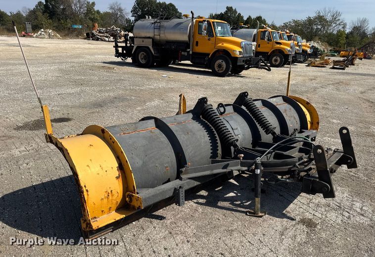 image for item DO2314 2011 International 7500 dump truck