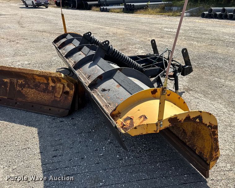 image for item DO2314 2011 International 7500 dump truck