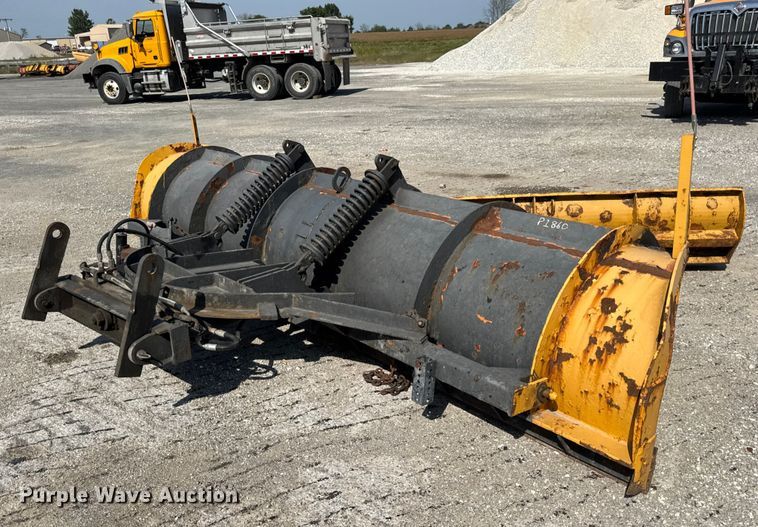 image for item DO2314 2011 International 7500 dump truck