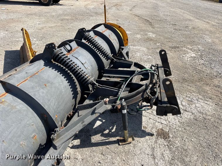 image for item DO2314 2011 International 7500 dump truck