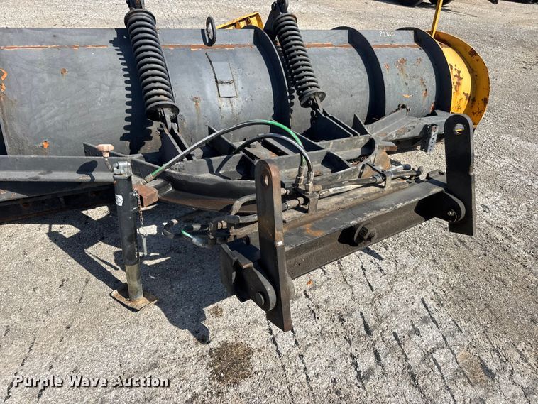 image for item DO2314 2011 International 7500 dump truck