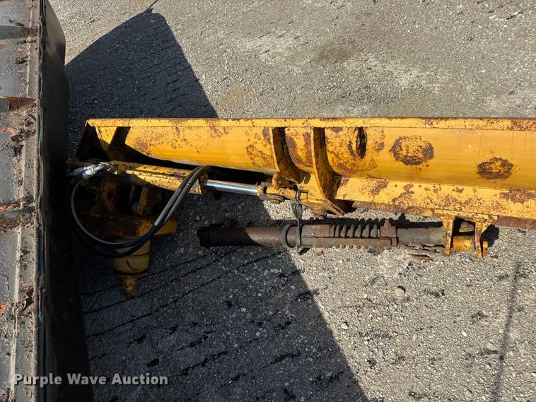 image for item DO2314 2011 International 7500 dump truck