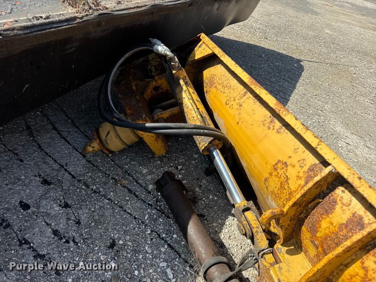 image for item DO2314 2011 International 7500 dump truck