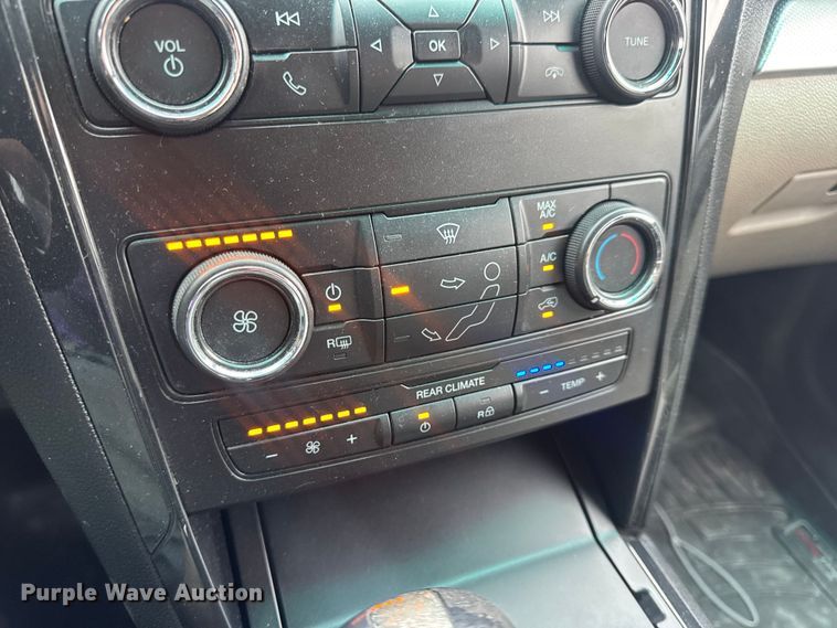 image for item DO2382 2018 Ford Explorer SUV