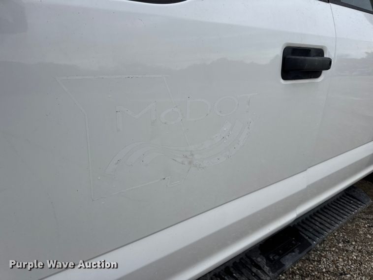 image for item DO2384 2017 Ford F550 XL Crew Cab dump truck