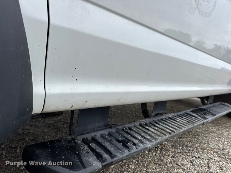 image for item DO2384 2017 Ford F550 XL Crew Cab dump truck