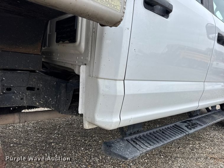 image for item DO2384 2017 Ford F550 XL Crew Cab dump truck