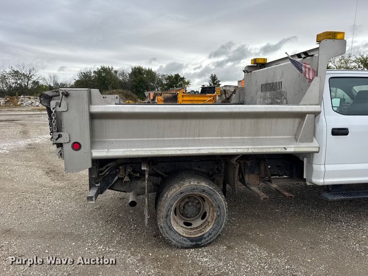 image for item DO2384 2017 Ford F550 XL Crew Cab dump truck
