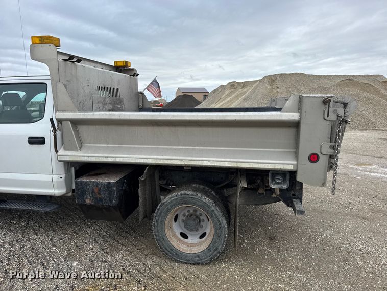 image for item DO2384 2017 Ford F550 XL Crew Cab dump truck
