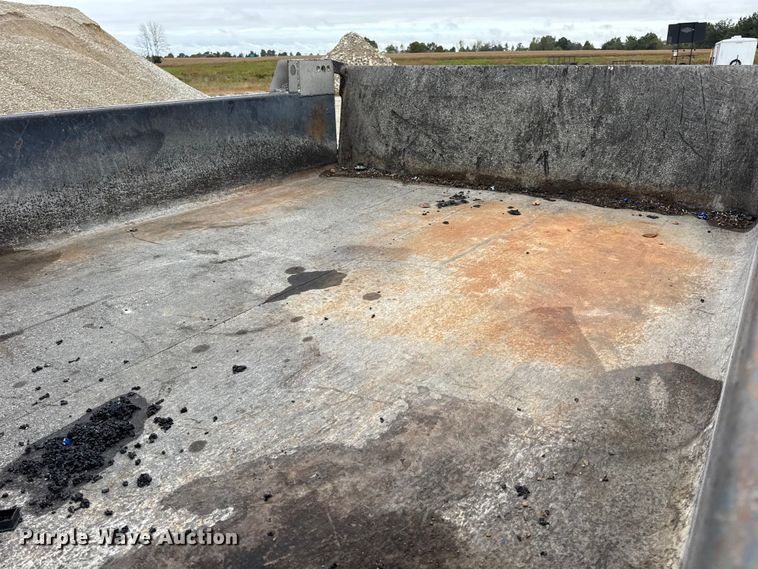 image for item DO2384 2017 Ford F550 XL Crew Cab dump truck