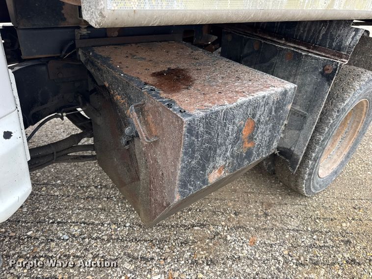 image for item DO2384 2017 Ford F550 XL Crew Cab dump truck