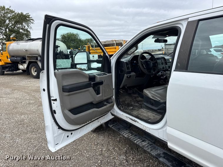 image for item DO2384 2017 Ford F550 XL Crew Cab dump truck