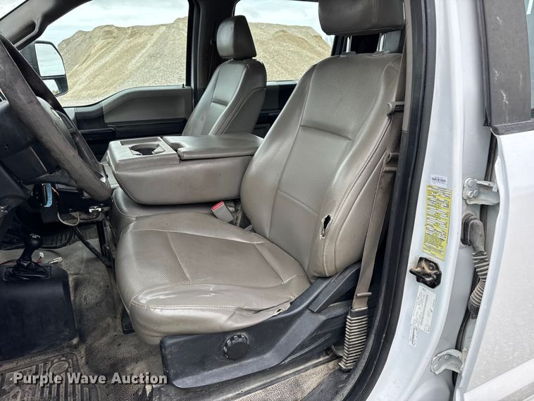 image for item DO2384 2017 Ford F550 XL Crew Cab dump truck