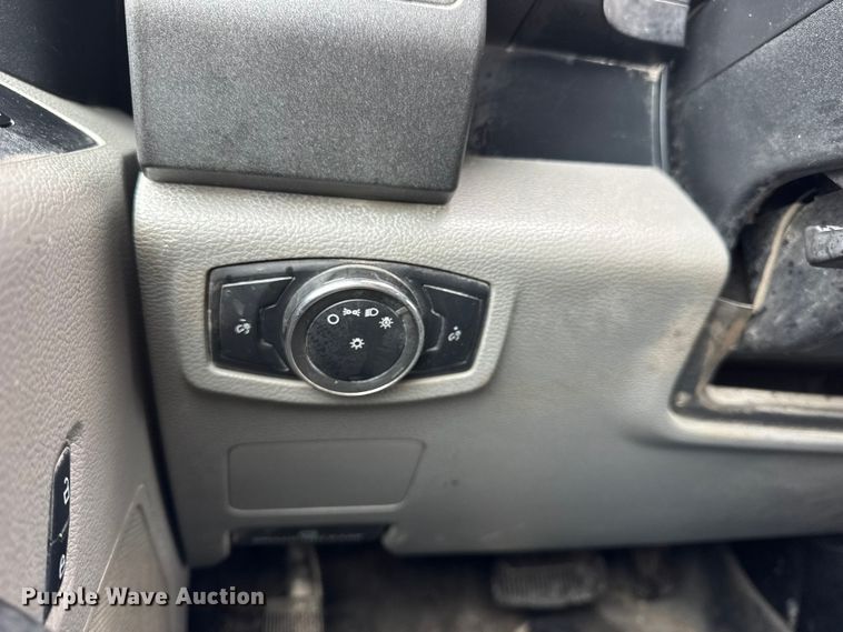 image for item DO2384 2017 Ford F550 XL Crew Cab dump truck