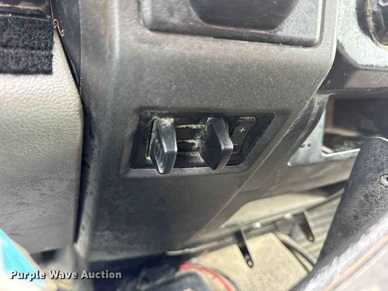 image for item DO2384 2017 Ford F550 XL Crew Cab dump truck