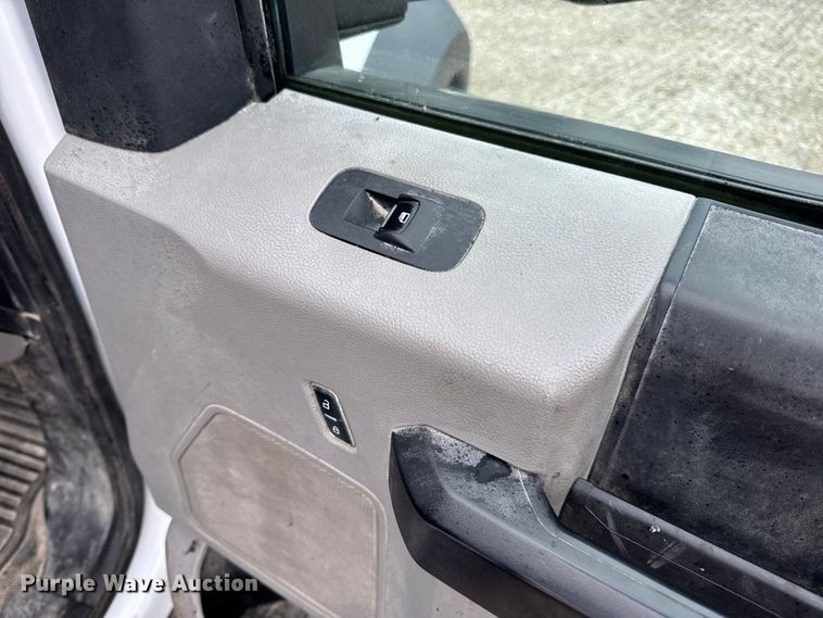 image for item DO2384 2017 Ford F550 XL Crew Cab dump truck