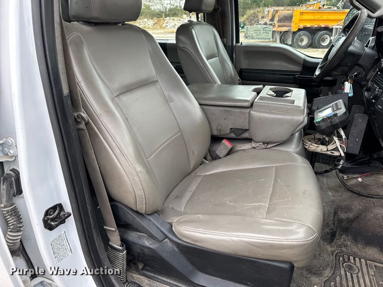 image for item DO2384 2017 Ford F550 XL Crew Cab dump truck