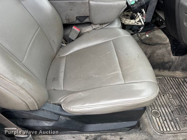 image for item DO2384 2017 Ford F550 XL Crew Cab dump truck