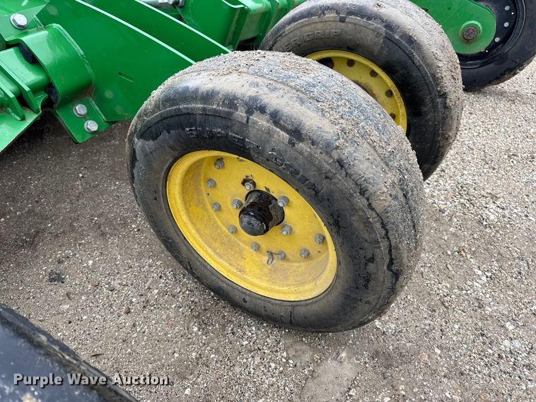 image for item DO2385 John Deere R15 batwing rotary mower