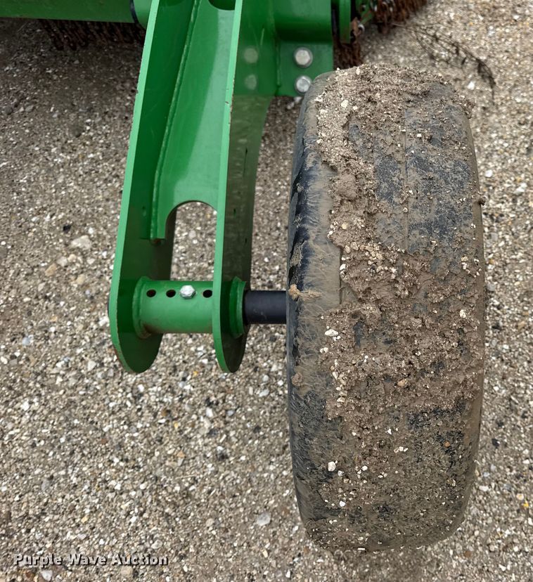 image for item DO2385 John Deere R15 batwing rotary mower