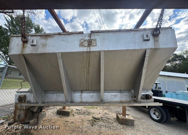 image for item DO2396 Good Roads, Inc. spreader