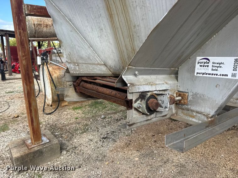 image for item DO2396 Good Roads, Inc. spreader