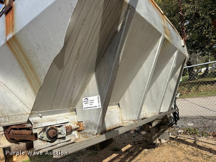 image for item DO2396 Good Roads, Inc. spreader