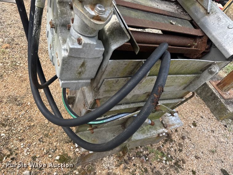 image for item DO2396 Good Roads, Inc. spreader