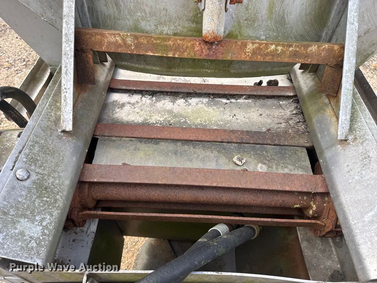 image for item DO2396 Good Roads, Inc. spreader